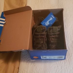 Boys sneakers